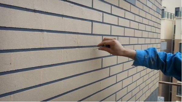 易高好膩?zhàn)犹嵝涯?，低溫條件下施工，真石漆施工需要注意以下問題